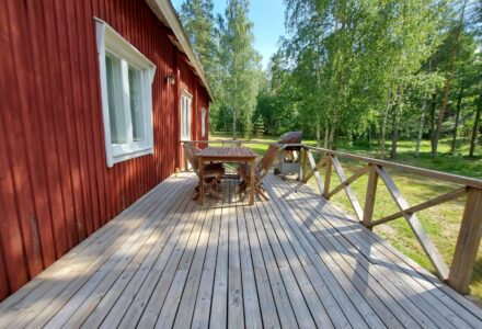 Cottage with wood heated sauna_Merikoivula_terrace